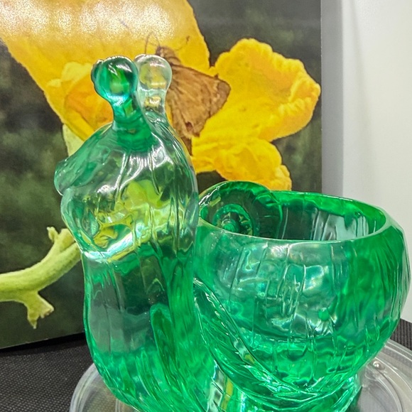 Unique Resin Green Snail Planter - Picture 8 of 14